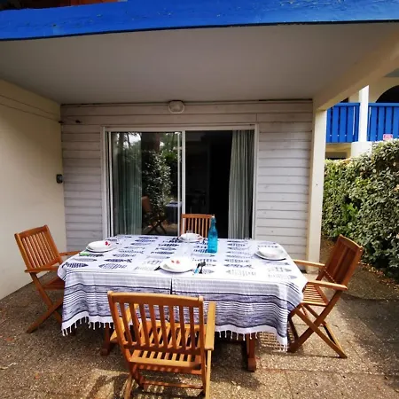 T2 Agreable Avec Piscine, Terrasse Et Parking Face Au - Fr-1-379-165