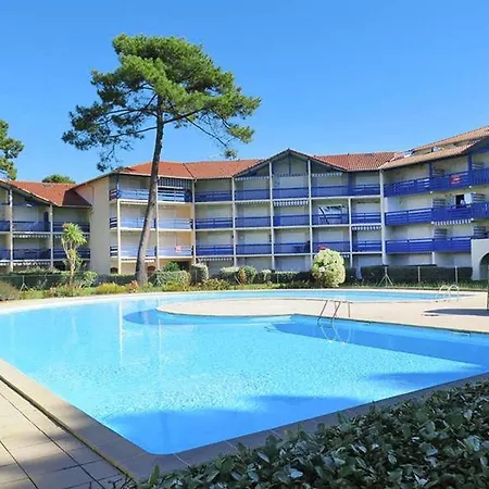 Agreable T2 Avec Piscine Et Parking A - Fr-1-379-165 *